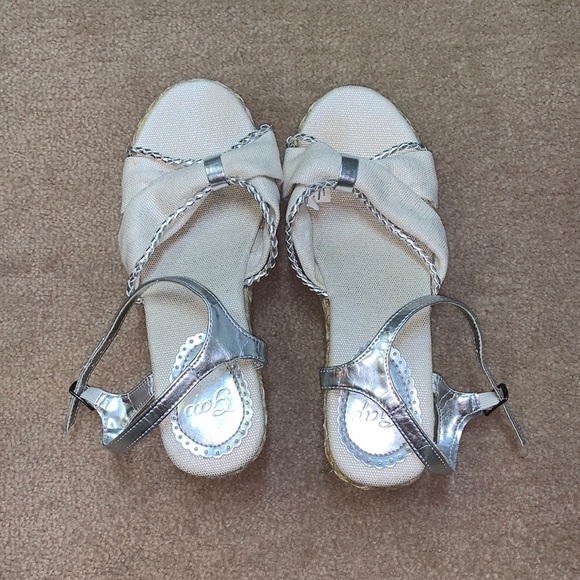 Gap Girls Sandals - Picture 2 of 6